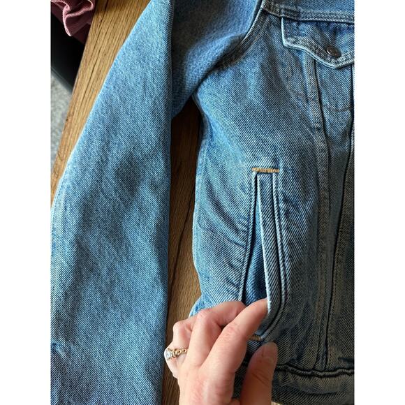 Levi’s Sherpa Trucker Jean Jacket Size Small - Picture 3 of 6